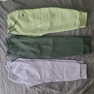 3 Nike Tech Fleece sweatpants